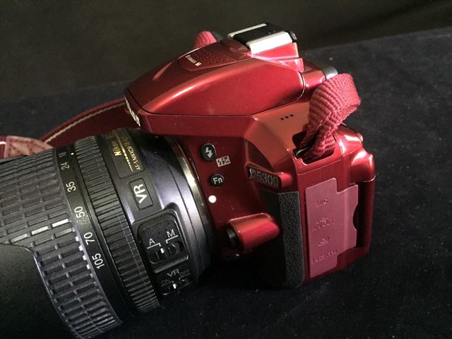 ขายกล้อง Nikon D5300 red BODY + Lens 18-105 f3.5-5.6 VR อดีตประกันศูนย์ไทย สถาพสวยมากไม่มีตำหนิใดๆ ทั้ง len และ body 